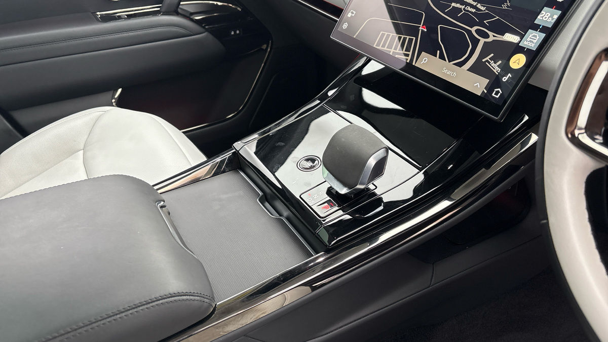 Land Rover Range Rover Sport Image 18