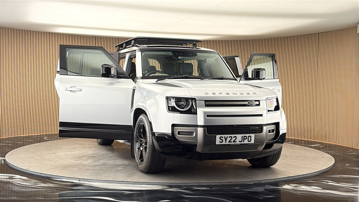 More views of Land Rover Defender 110