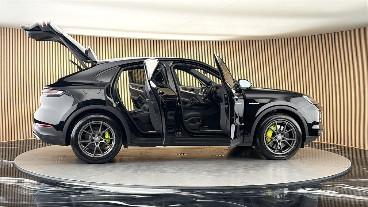 More views of Porsche Cayenne