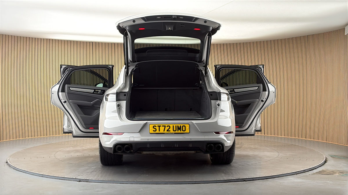 More views of Porsche Cayenne