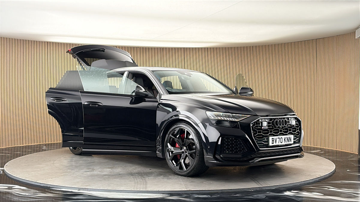 More views of Audi RSQ8