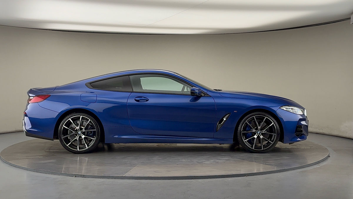 BMW 8 Series Image 16