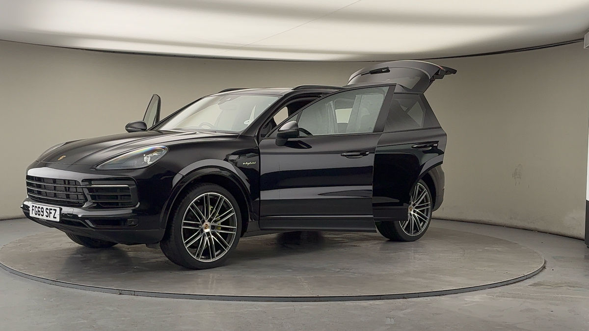 Porsche Cayenne Image 22