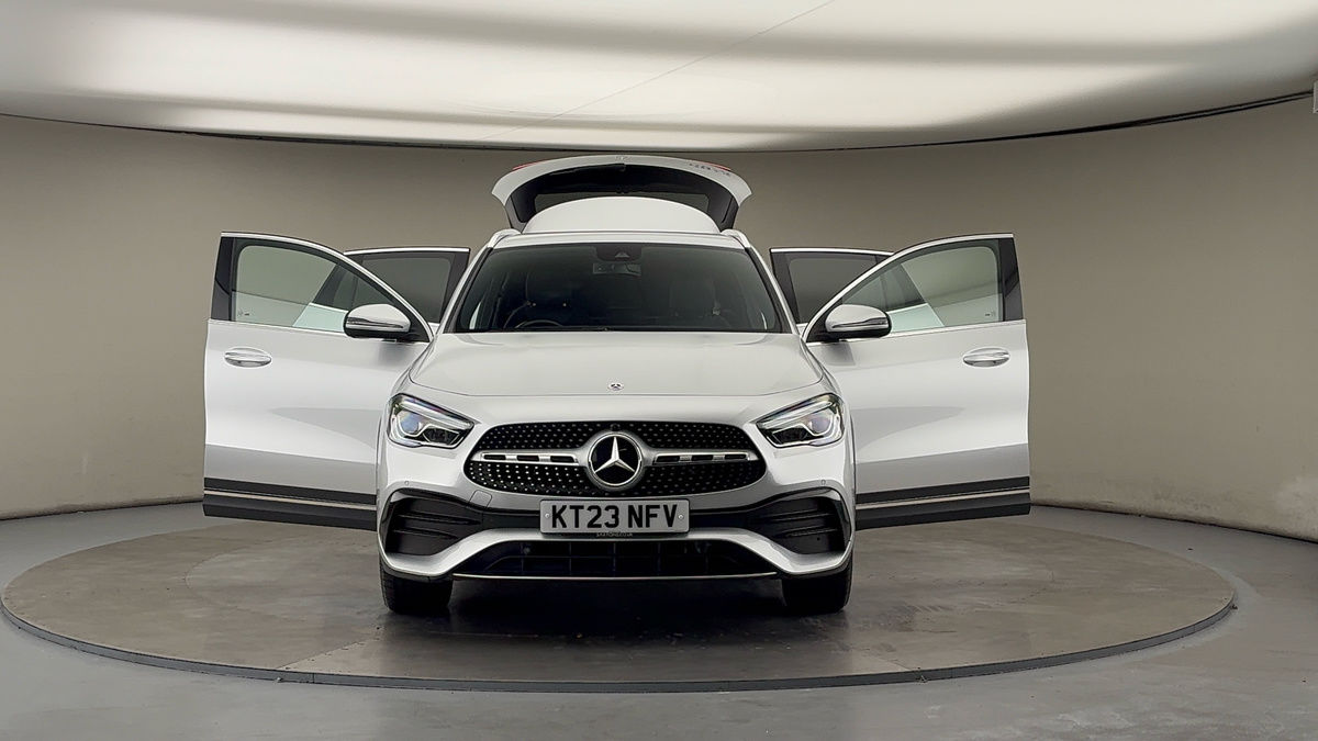 More views of Mercedes-Benz GLA