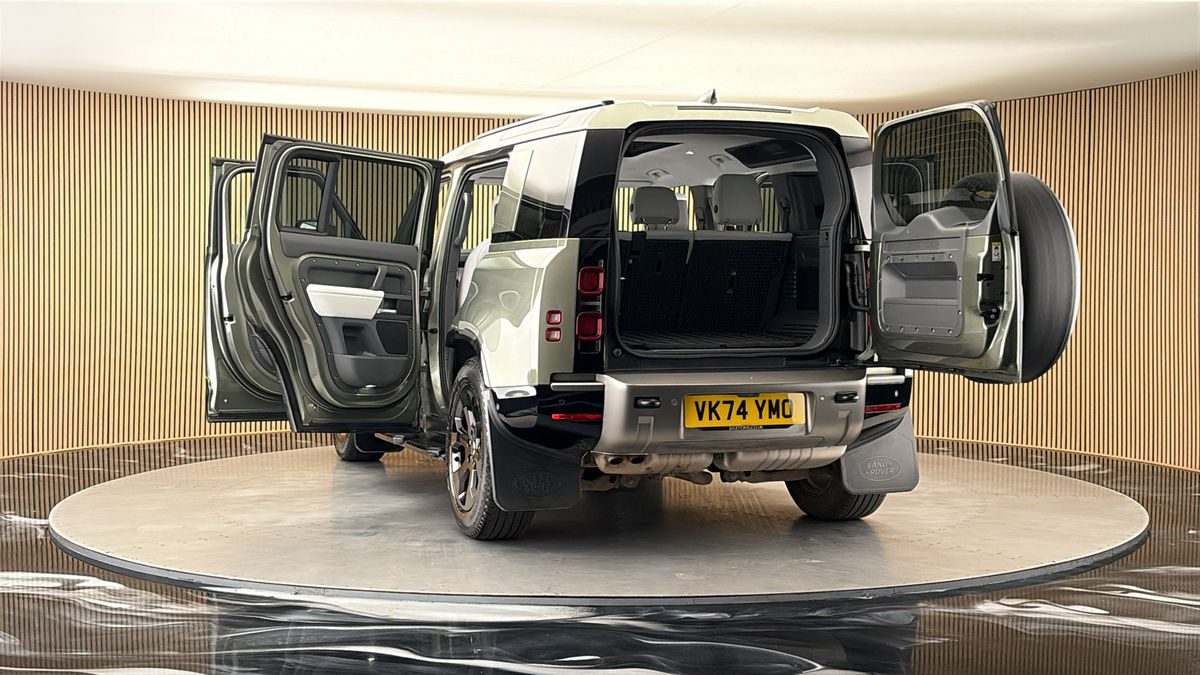 More views of Land Rover Defender 110