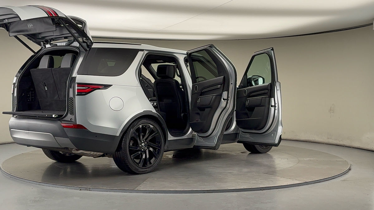 More views of Land Rover Discovery