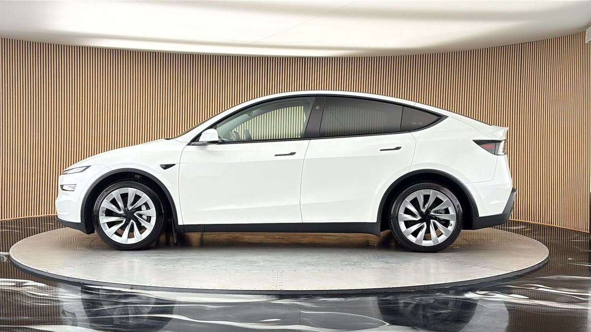 Tesla Model Y Image 15