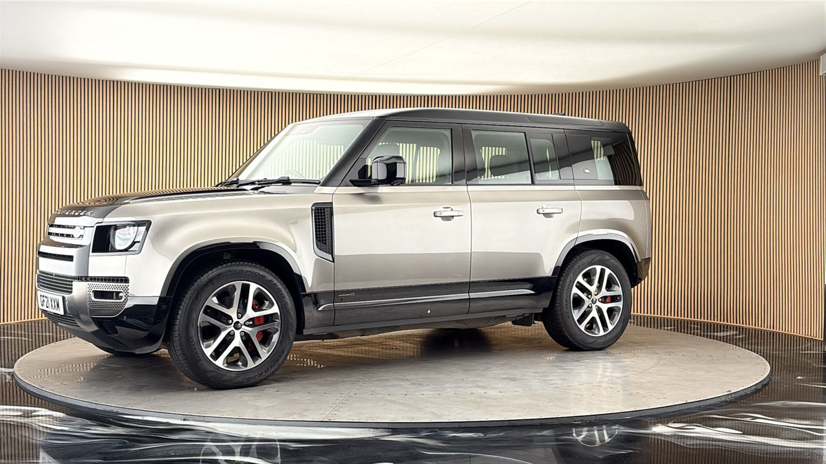 More views of Land Rover Defender 110