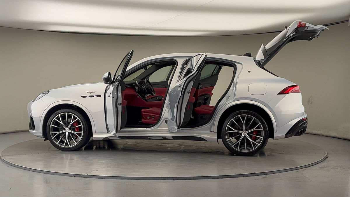 More views of Maserati Grecale