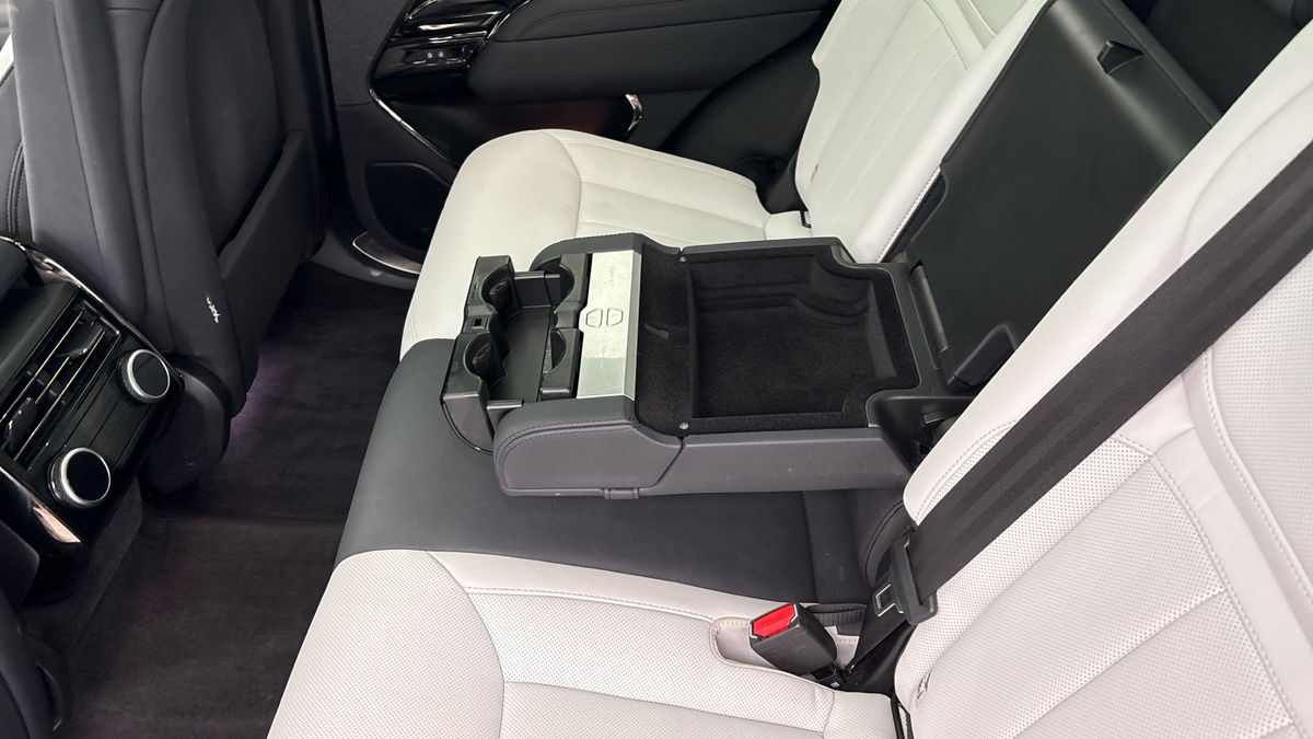 Land Rover Range Rover Sport Image 9