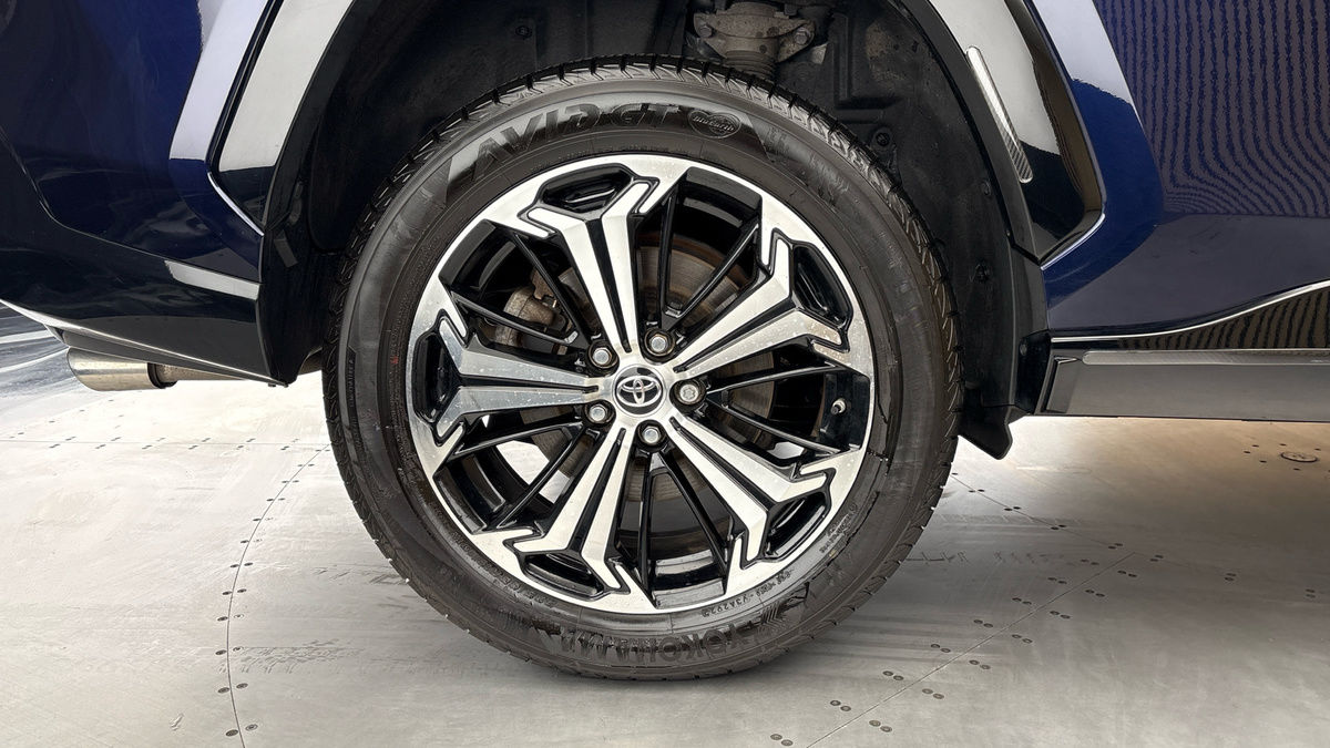 Toyota RAV4 Image 10
