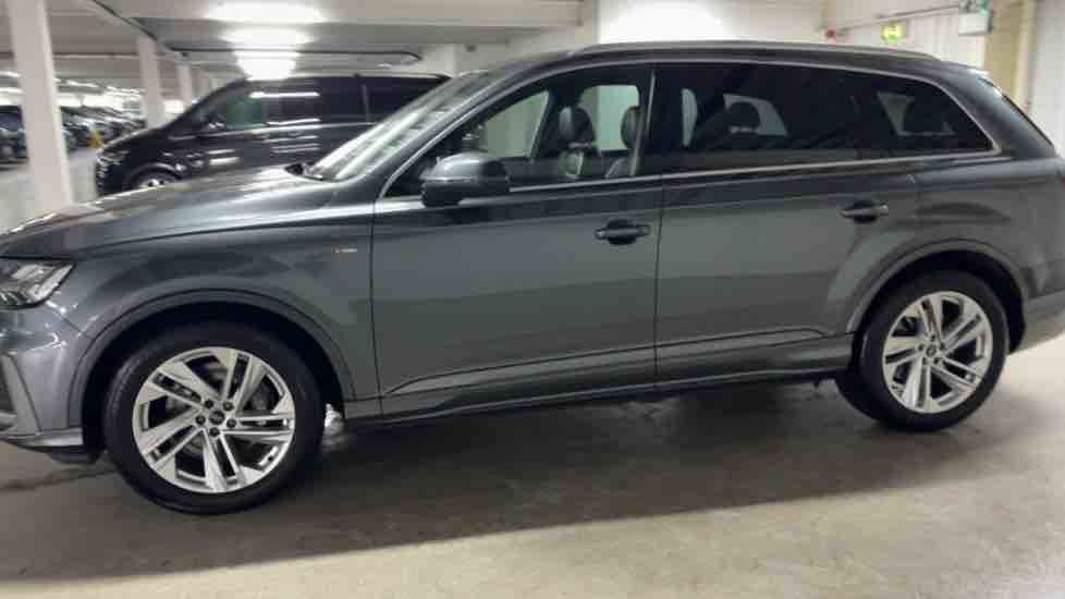 More views of Audi Q7