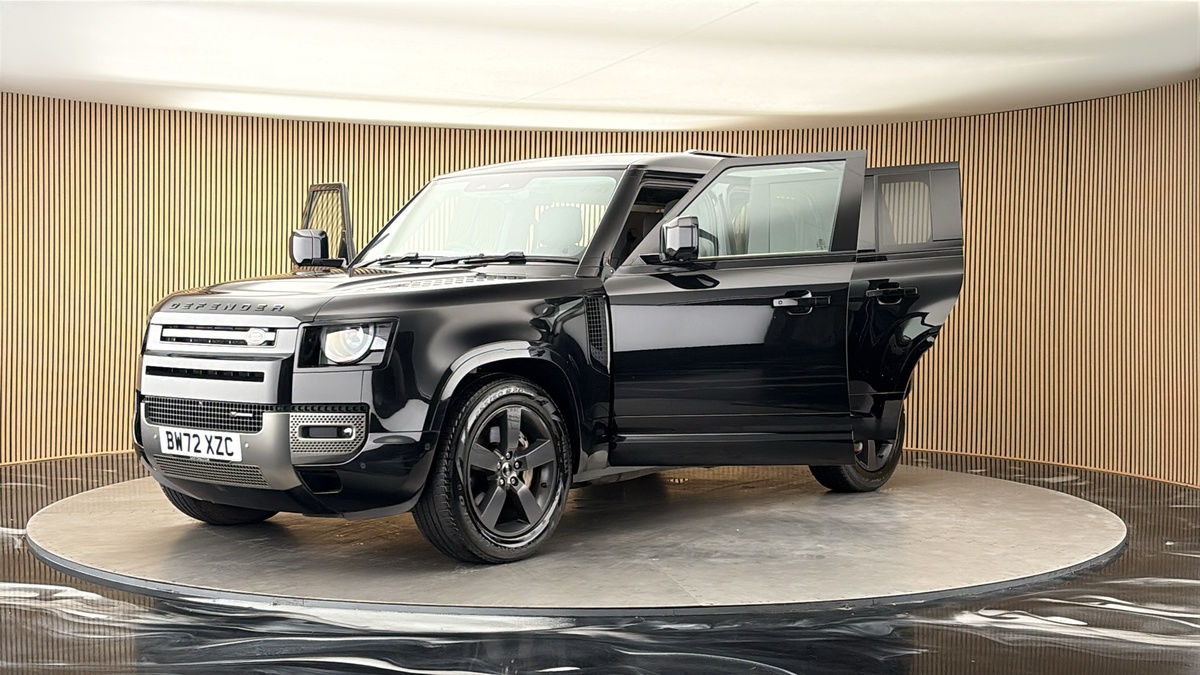 More views of Land Rover Defender 110
