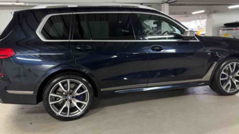 More views of BMW X7