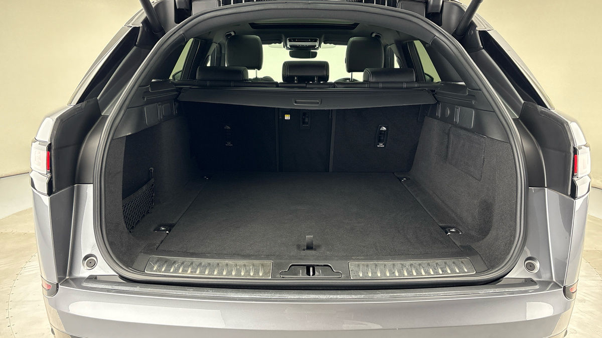 Land Rover Range Rover Velar Image 17