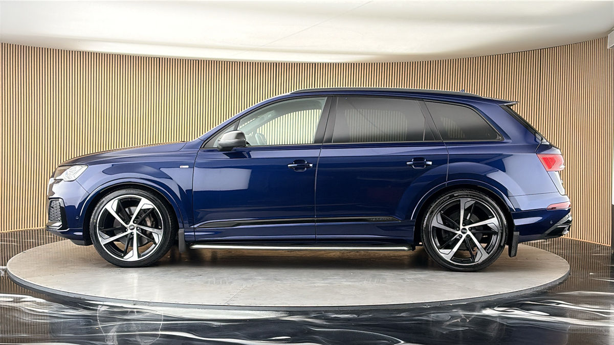 More views of Audi Q7