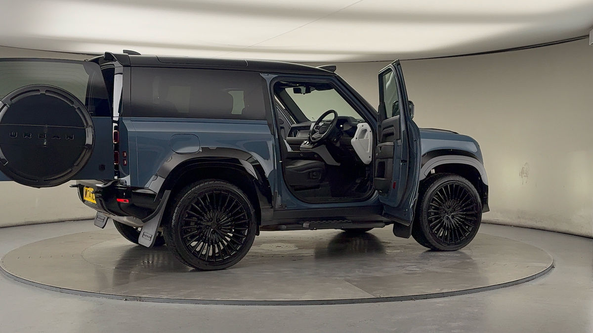 More views of Land Rover Defender 90