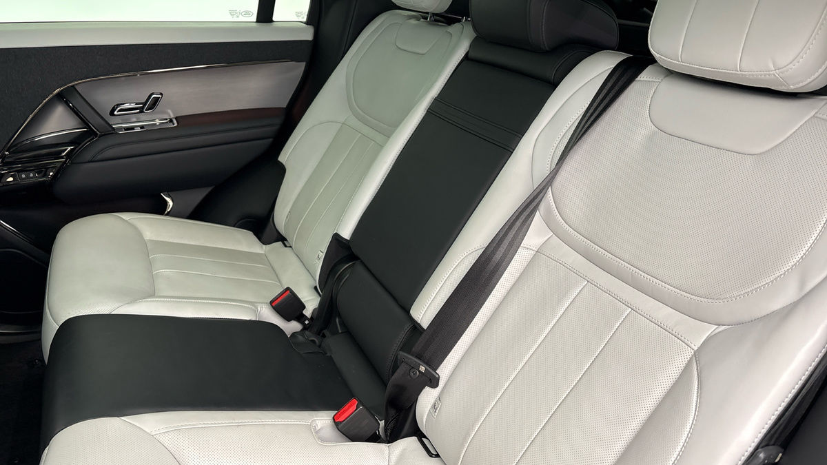 Land Rover Range Rover Sport Image 8