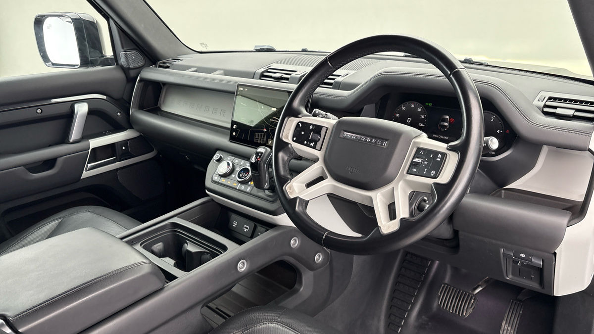 Land Rover Defender 90 Image 5