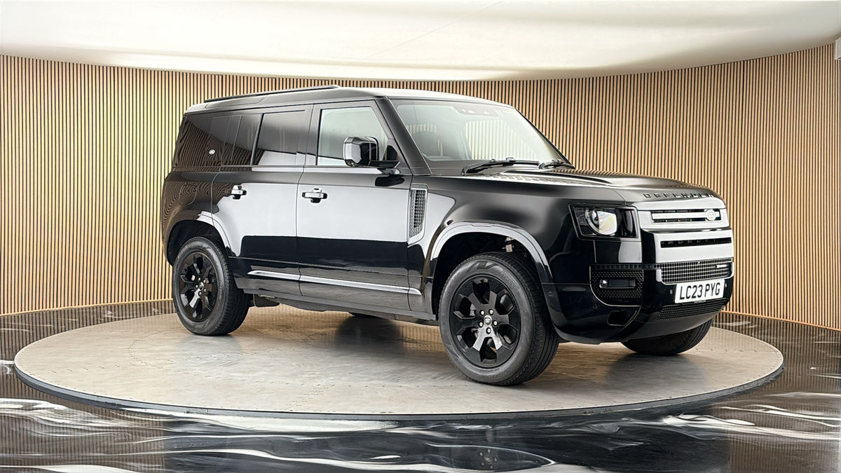 More views of Land Rover Defender 110