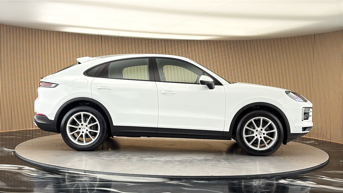 Porsche Cayenne Image 16