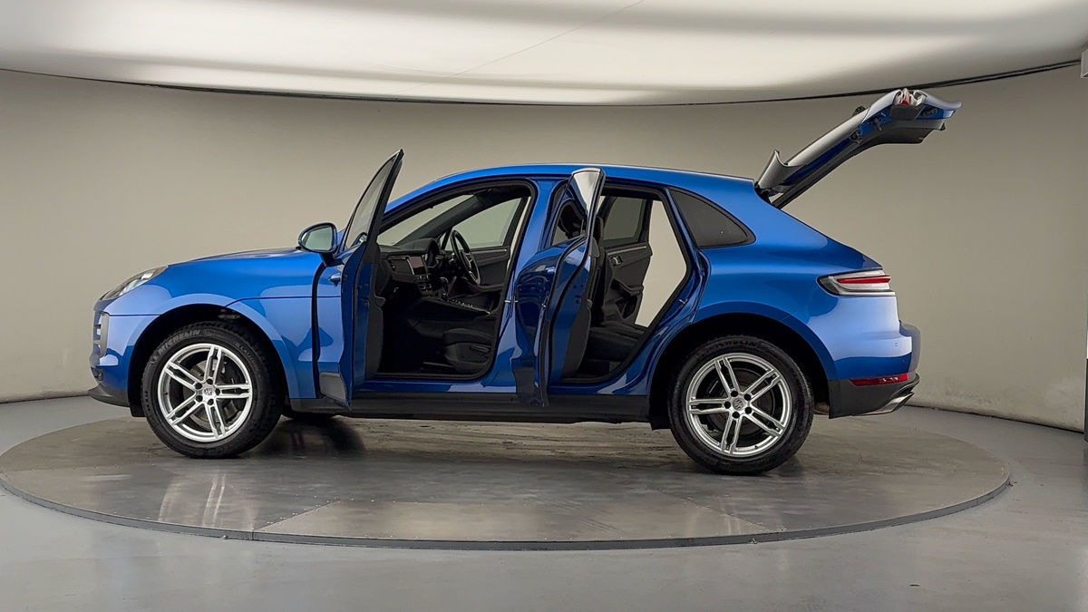 More views of Porsche Macan