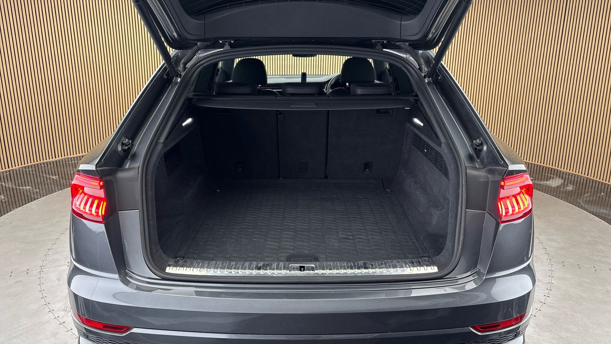 Audi Q8 Image 11