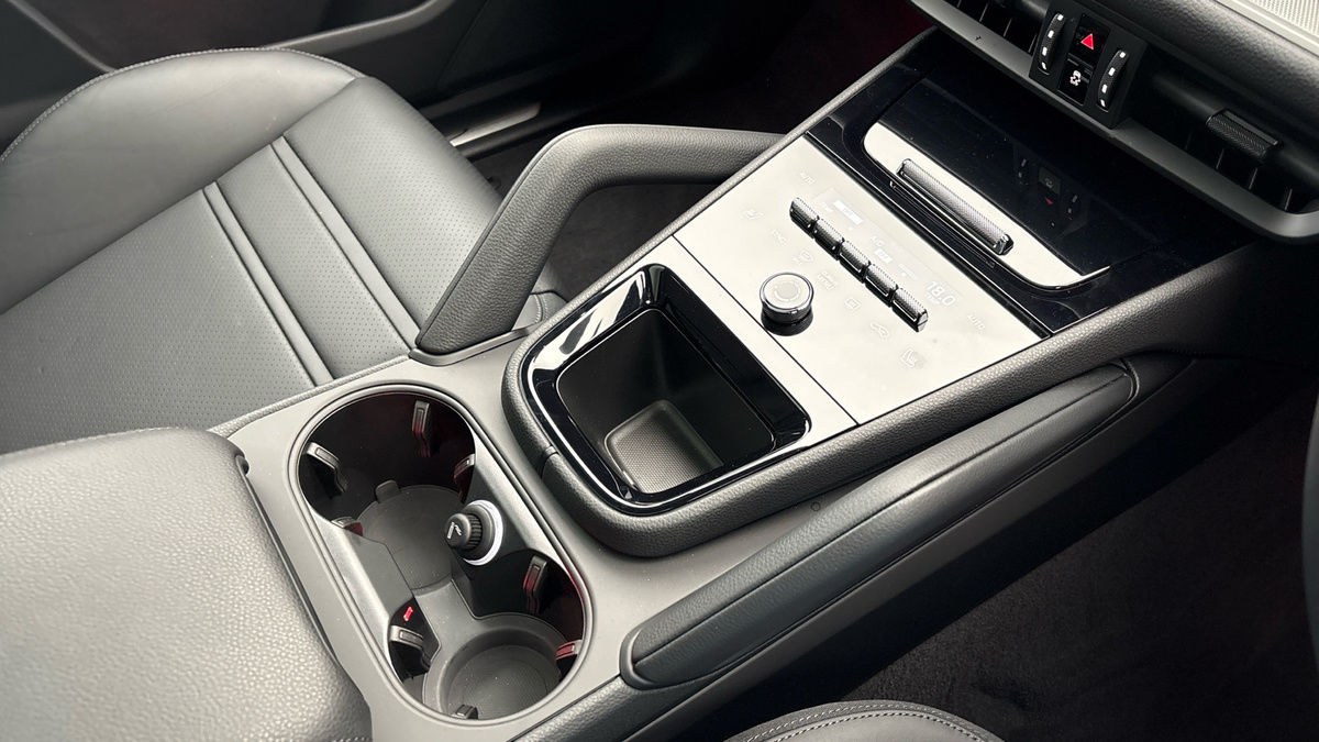 Porsche Cayenne Image 18