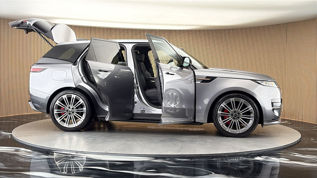 More views of Land Rover Range Rover Sport