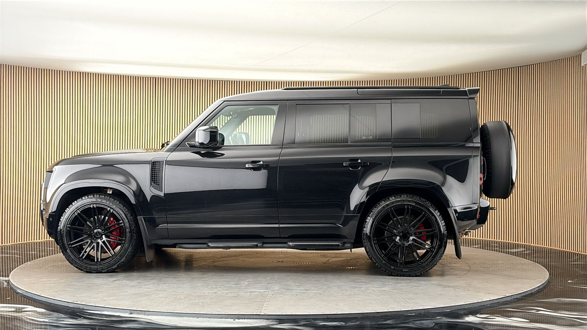More views of Land Rover Defender 110