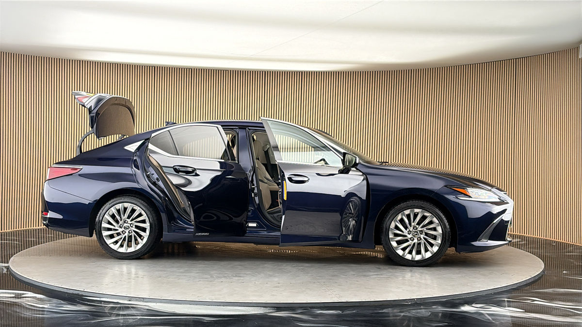 More views of Lexus ES