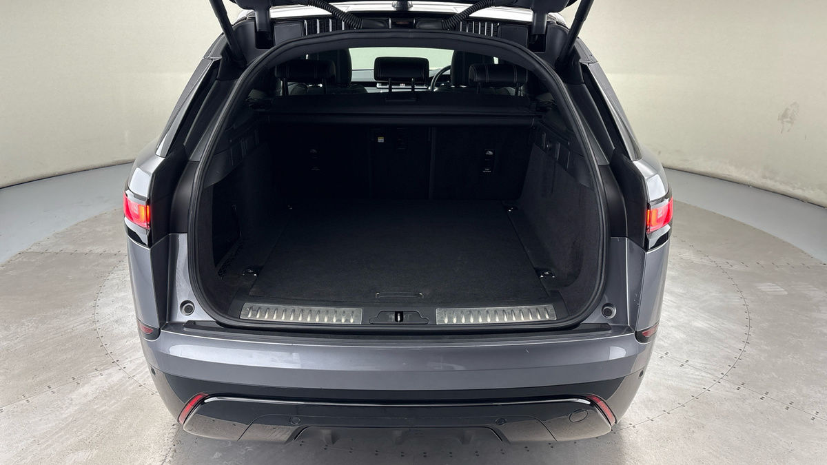 Land Rover Range Rover Velar Image 11