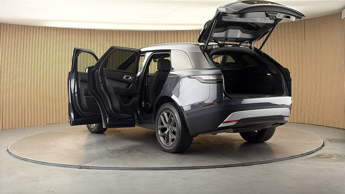 Land Rover Range Rover Velar Image 23