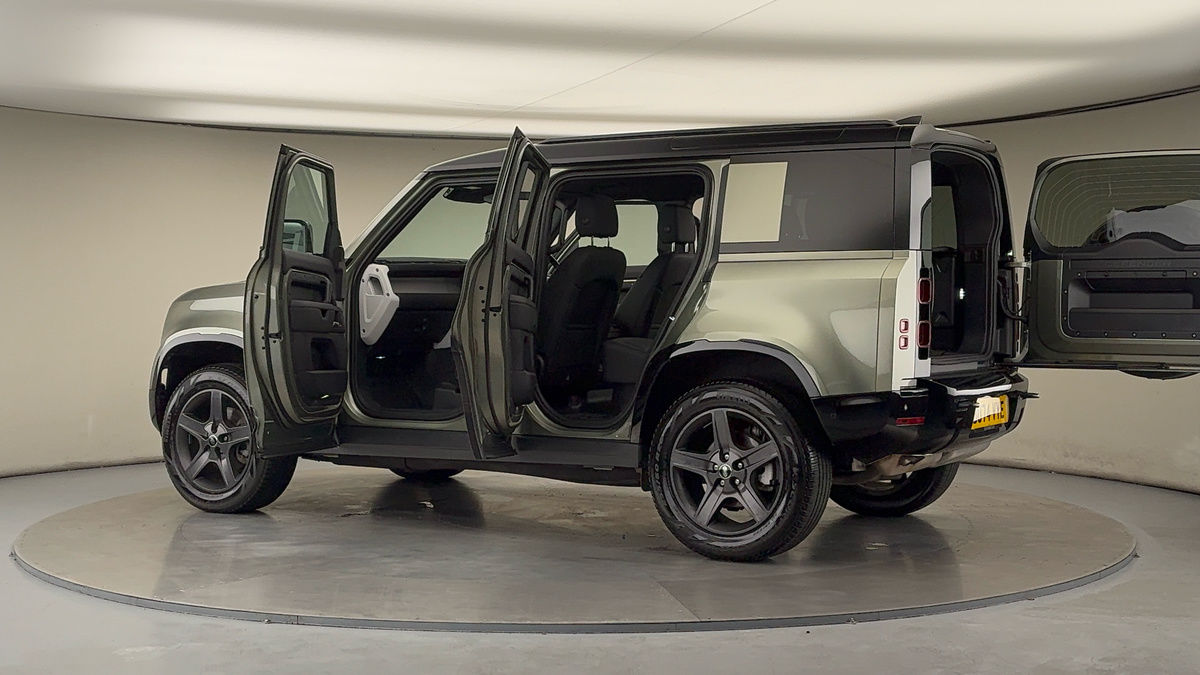 More views of Land Rover Defender 110