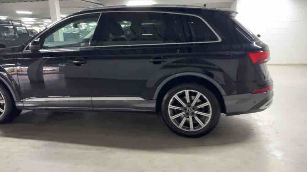 More views of Audi Q7