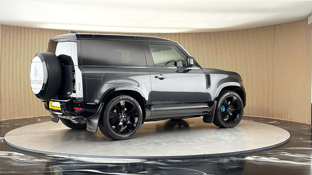 More views of Land Rover Defender 90