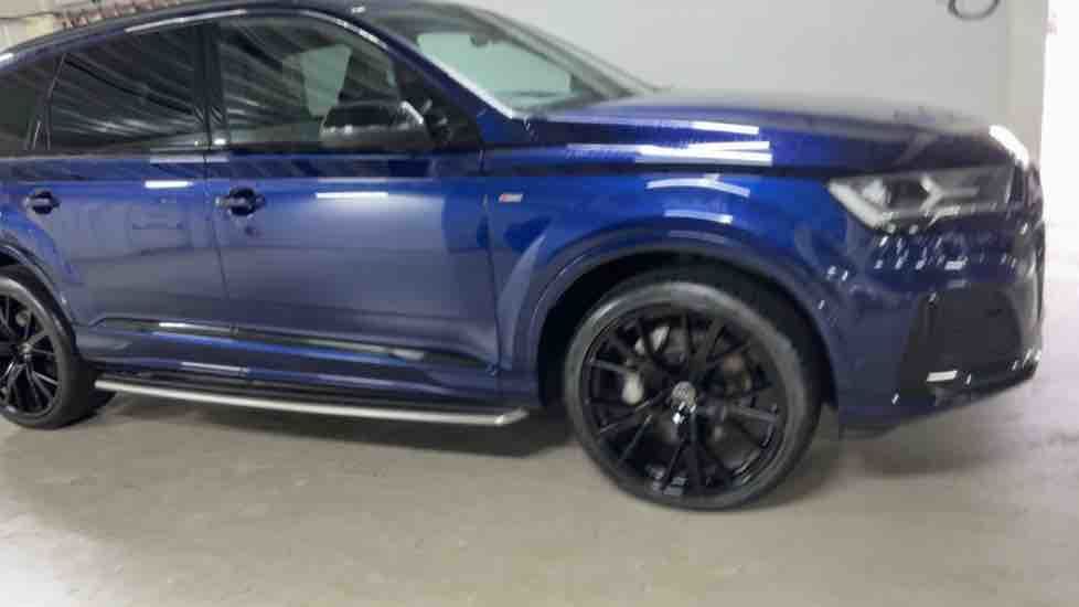 More views of Audi Q7