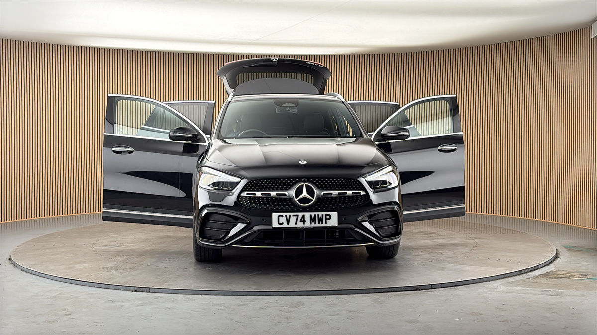 More views of Mercedes-Benz GLA