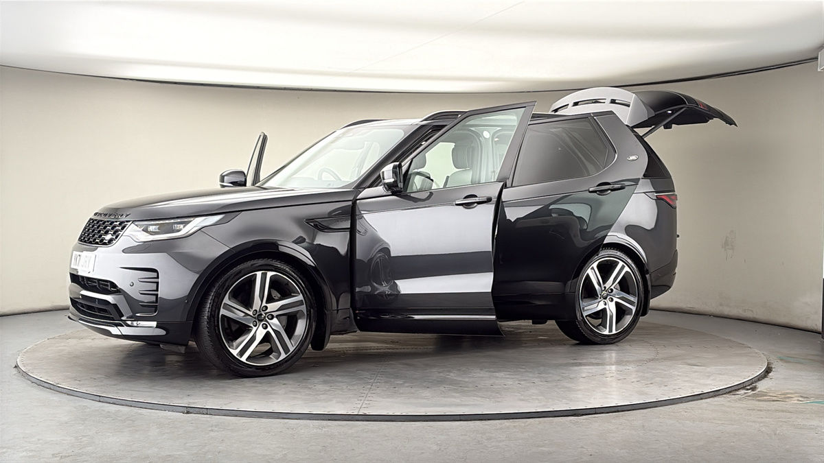 More views of Land Rover Discovery