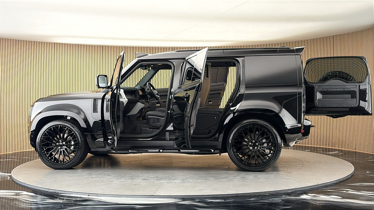 More views of Land Rover Defender 110