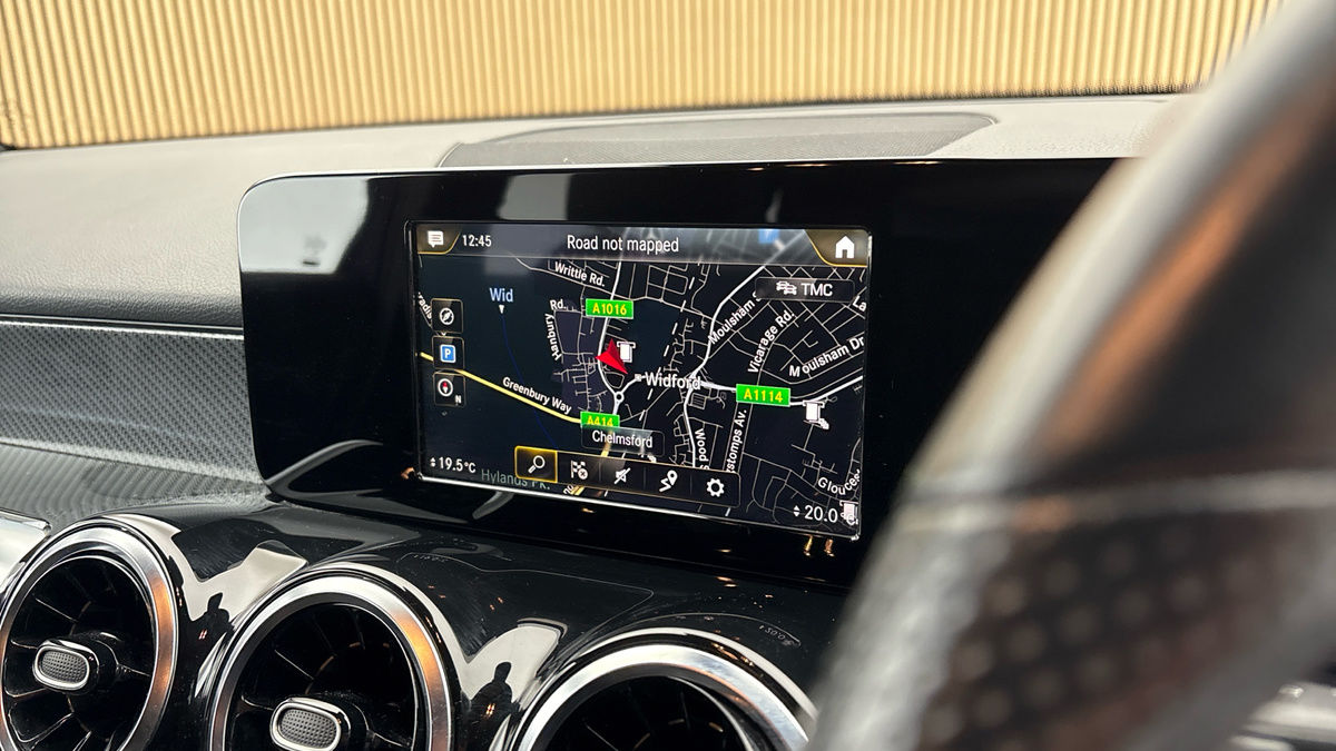 Mercedes-Benz GLB Image 17
