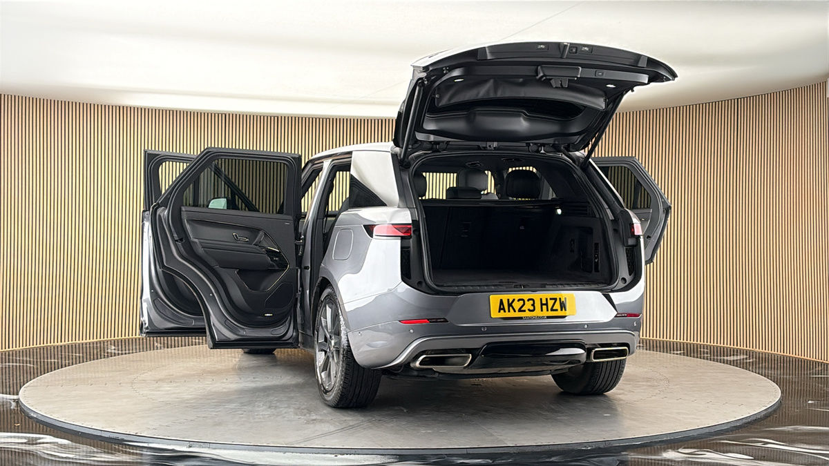 More views of Land Rover Range Rover Sport
