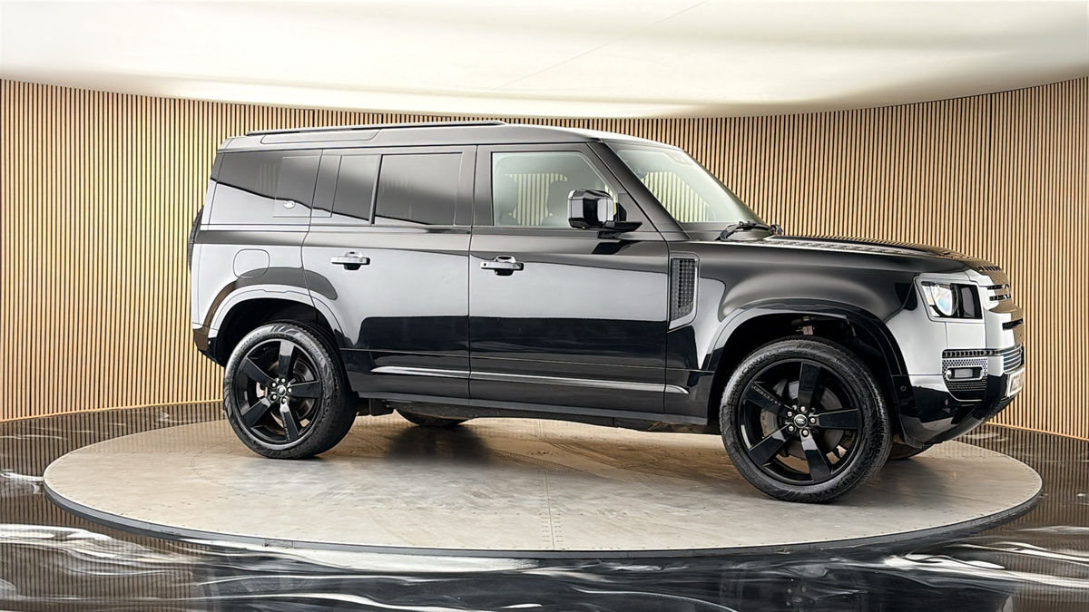 More views of Land Rover Defender 110