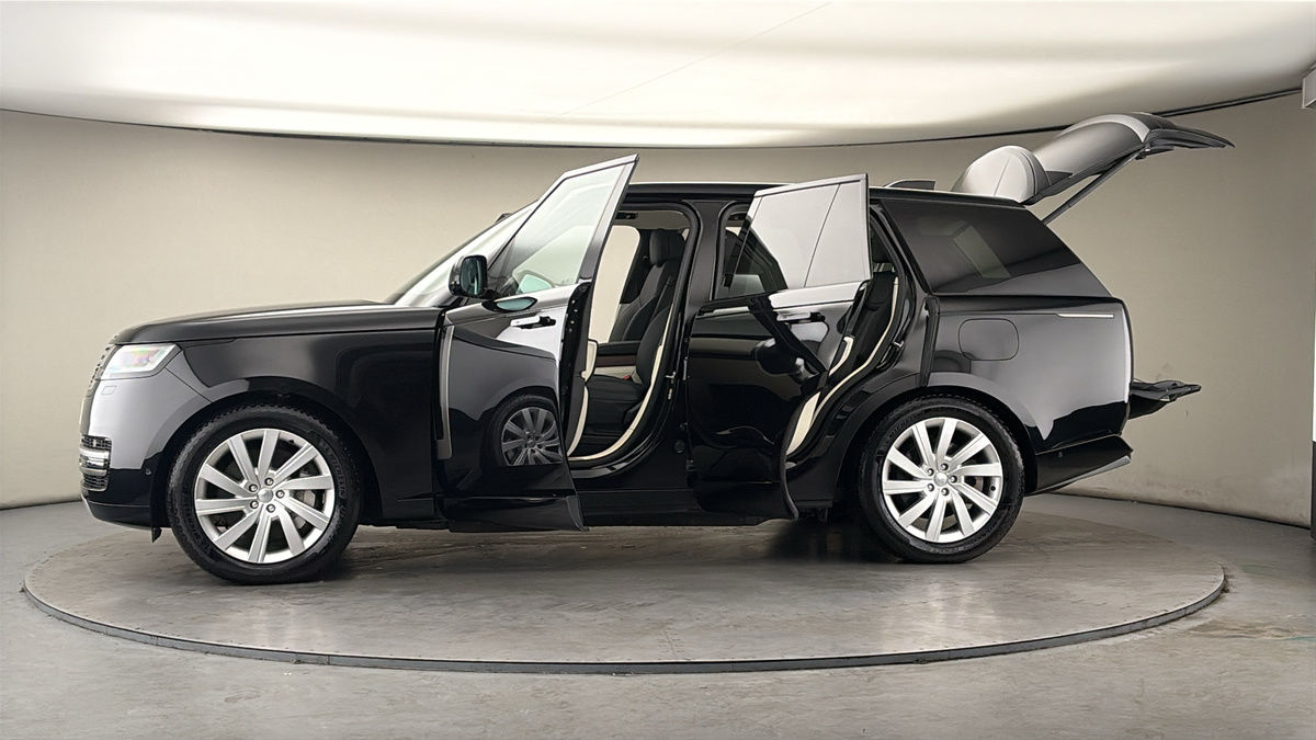 More views of Land Rover Range Rover