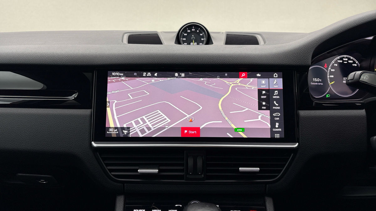 Porsche Cayenne Image 17