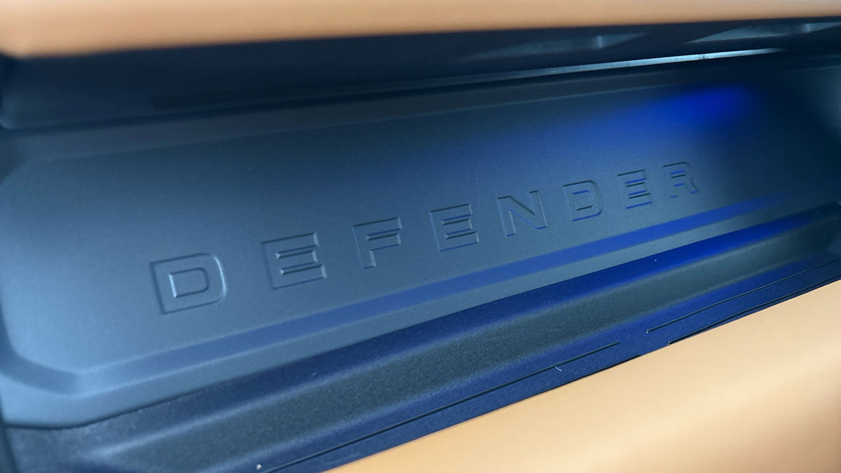 Land Rover Defender 90 Image 39