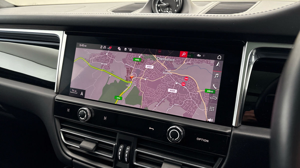 Porsche Macan Image 17