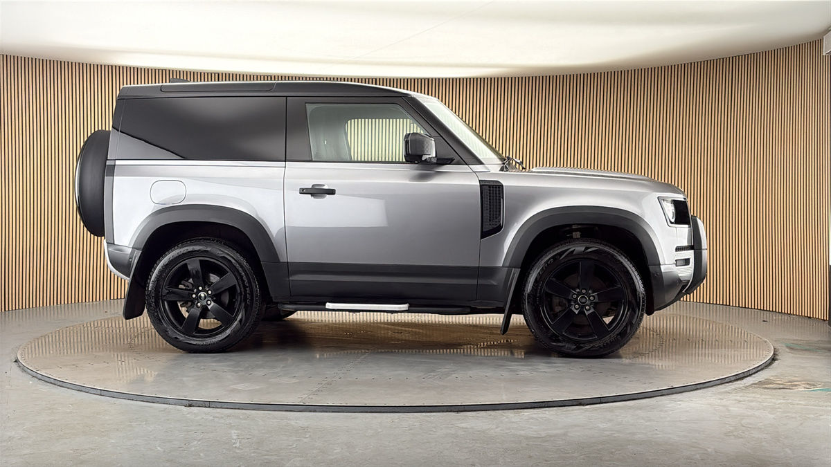 More views of Land Rover Defender 90