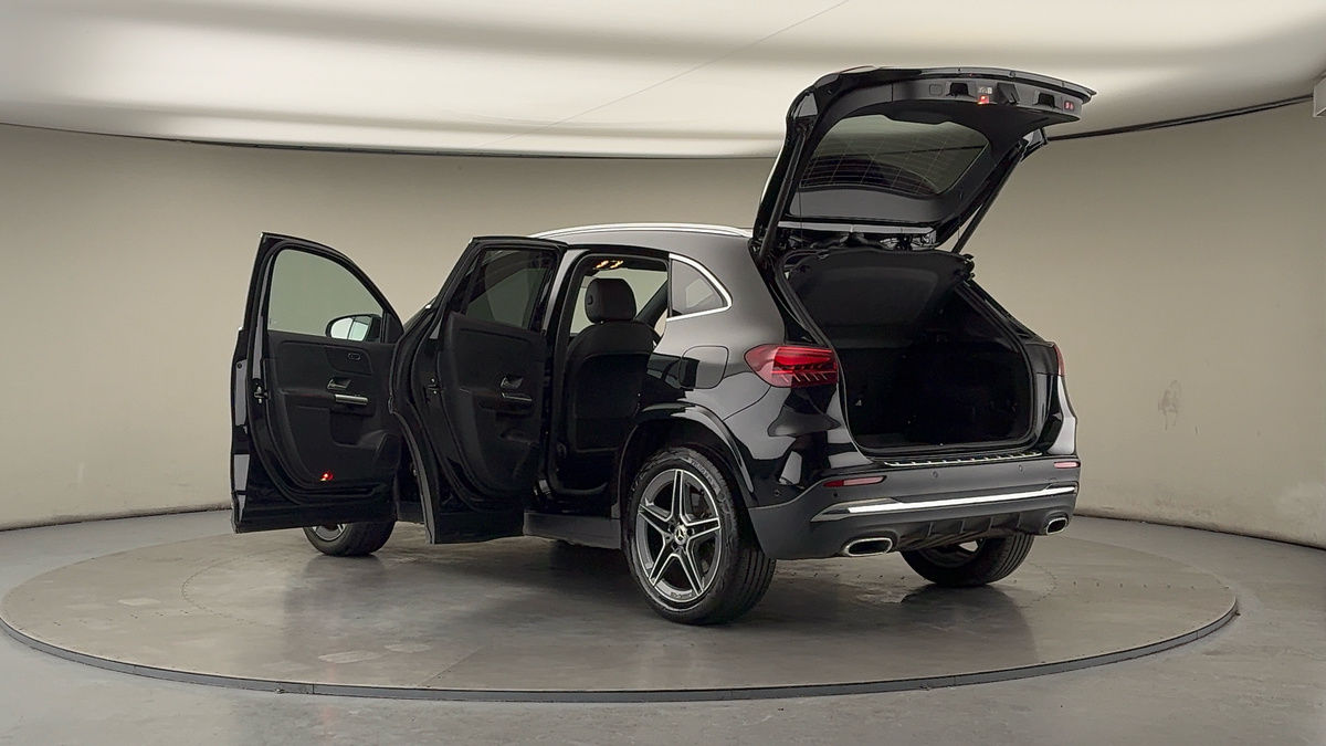 More views of Mercedes-Benz GLA