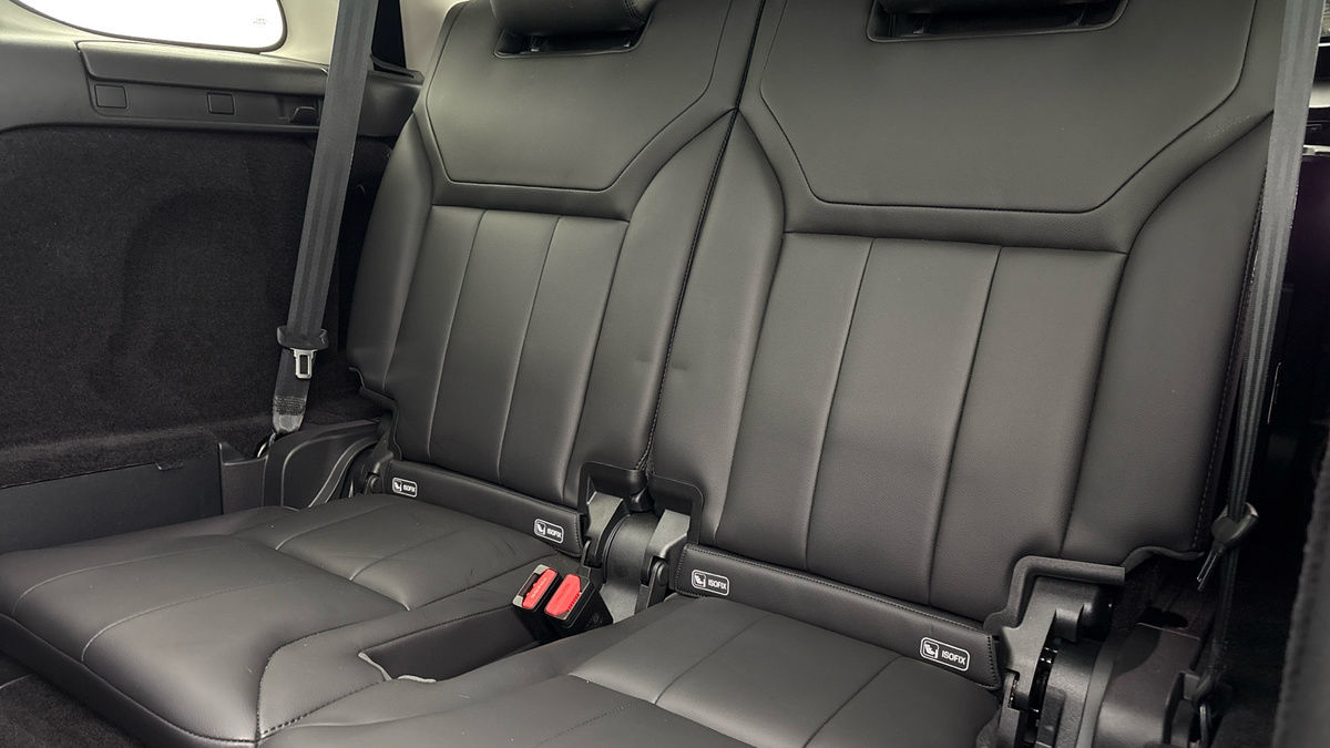 Land Rover Discovery Image 25
